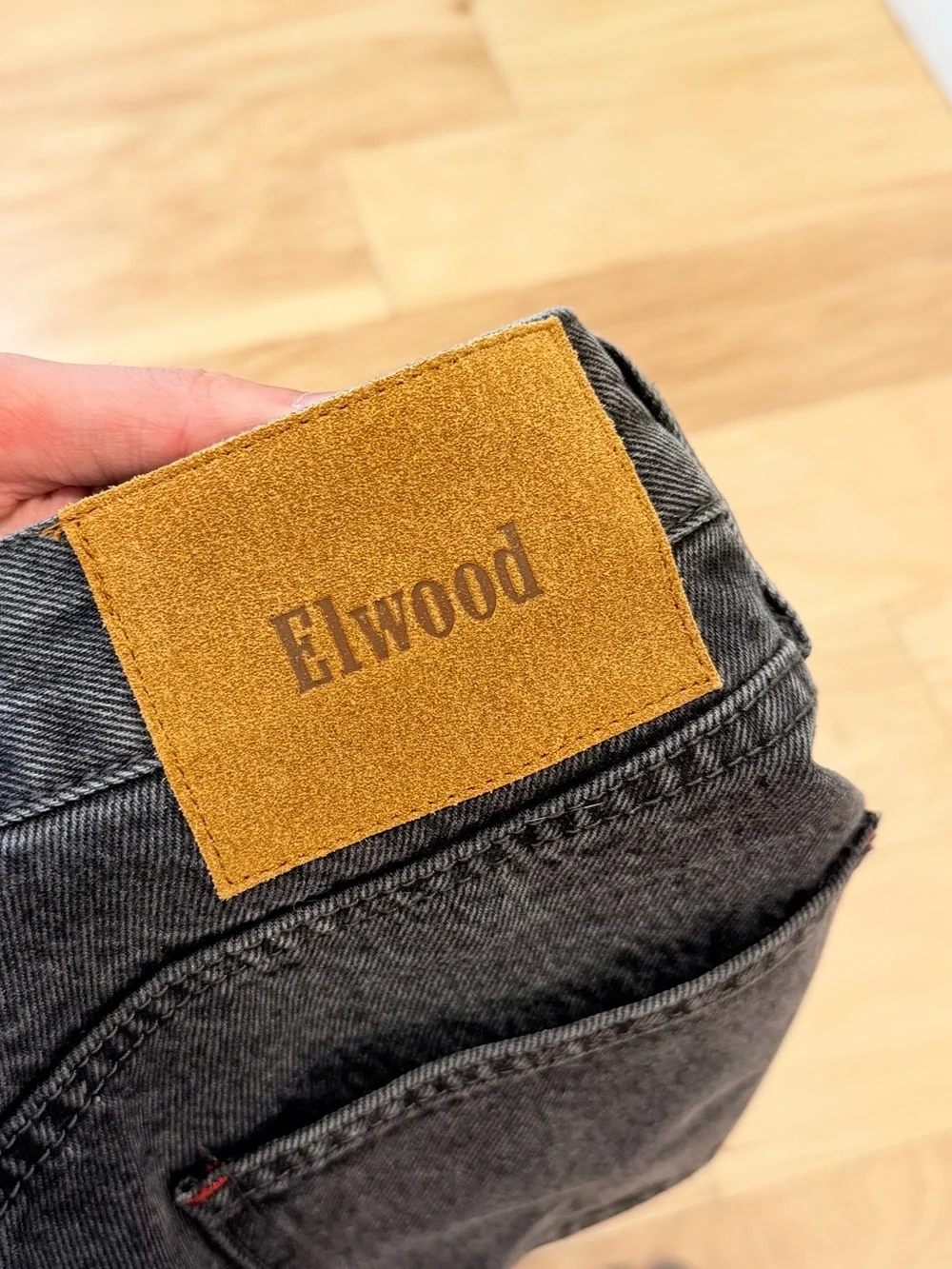 LIKE NEW Elwood Men’s Baggy Denim Pants in Washed Black